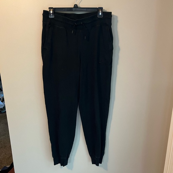 Nike Black Joggers - Picture 1 of 5